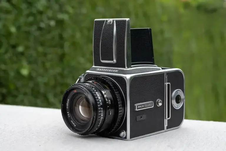 دوربین‌های با فرمت مدیوم (Medium Format) 